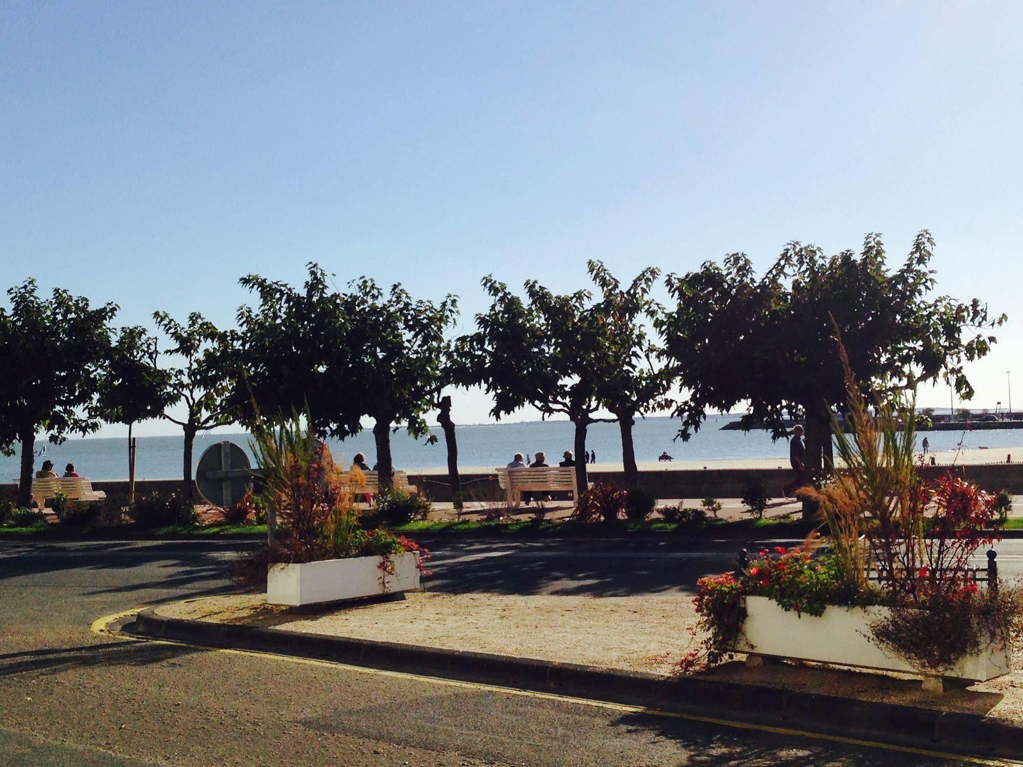 Logis Hotel Reve De Sable Royan Bagian luar foto